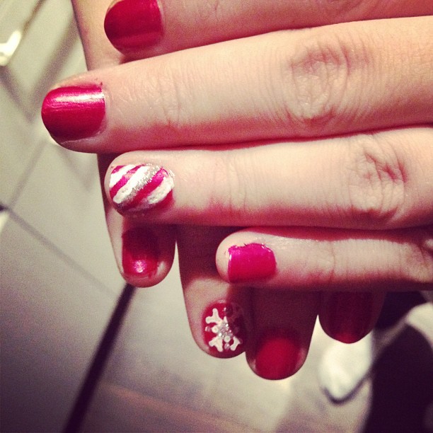 Candy Cane Nails