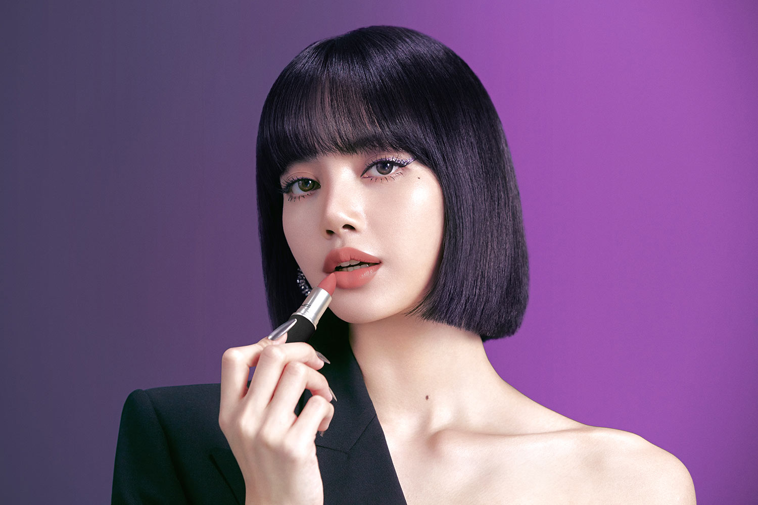 BLACKPINK&#039;s Lisa is M.A.C. Cosmetics New Global Brand Ambassador