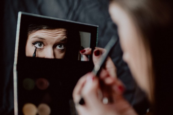 Makeup Hacks: Running Late for Your Zoom Meeting? Try This Easy Beauty Tips Makeup Hacks: Running Late for Your Zoom Meeting? Try This Easy Beauty Tips