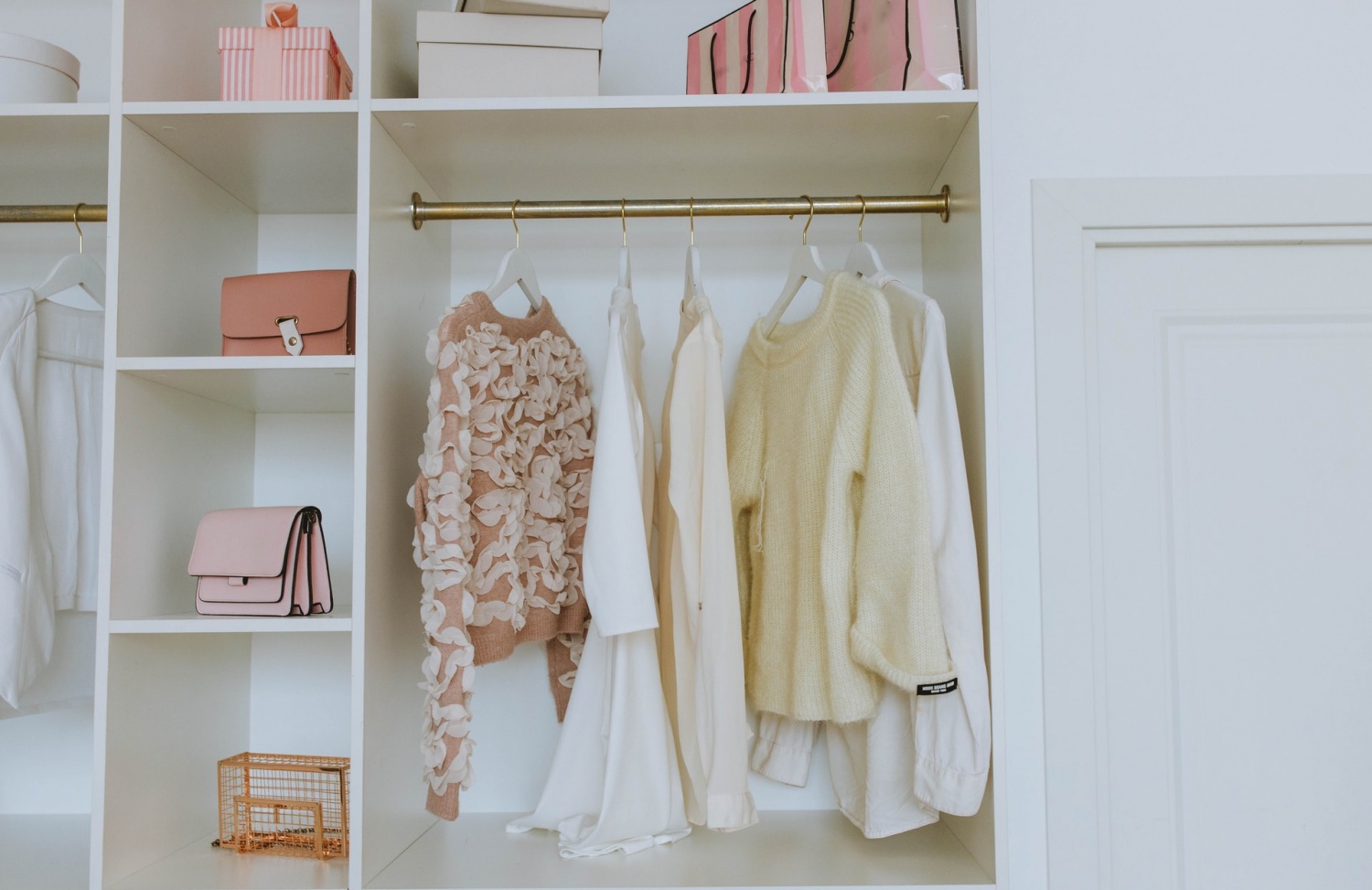 How To Declutter and Organize Your Closet 
