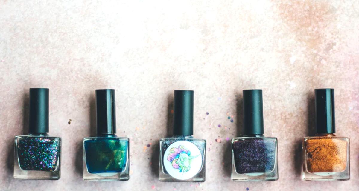 Beaty World News - 5 Winter-Friendly Nail Polish