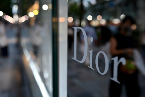 Dior luxury brand logo