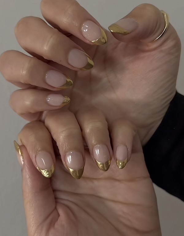 gold nails gold nails