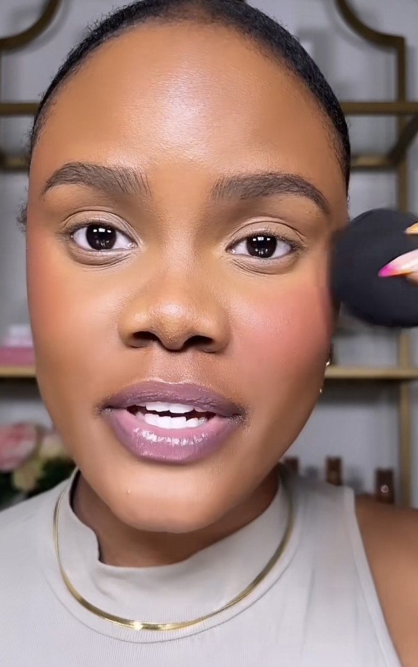 What Blush Placement Suits Your Face Shape? | Beauty World News