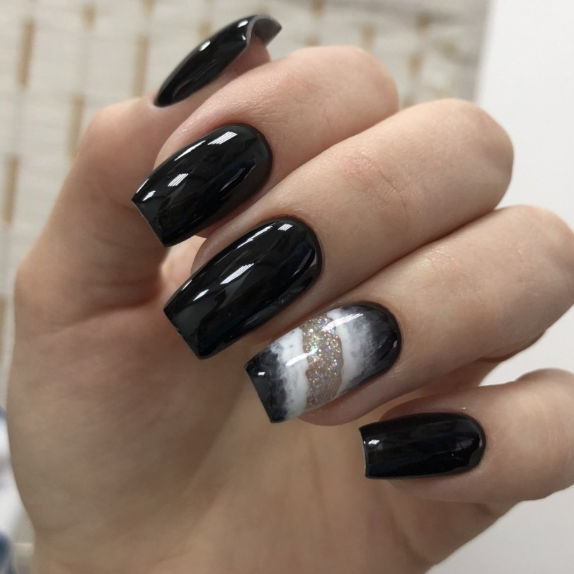 black nails 3