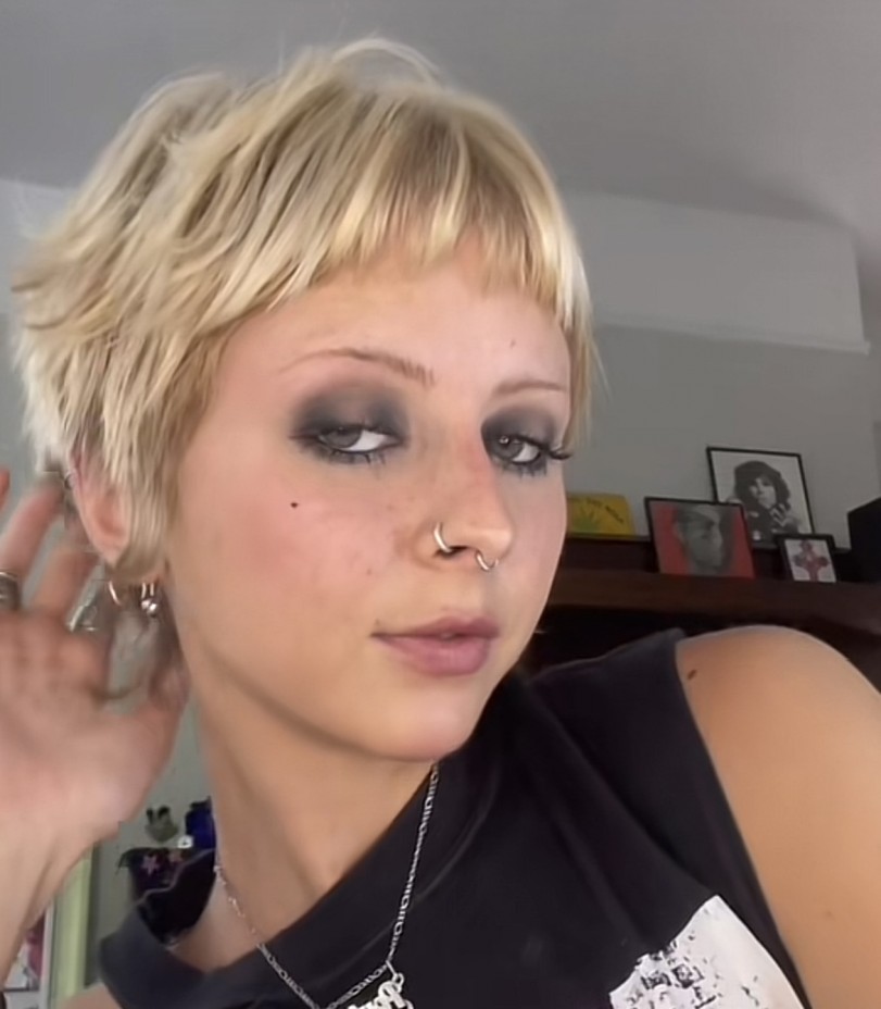 indie sleaze makeup