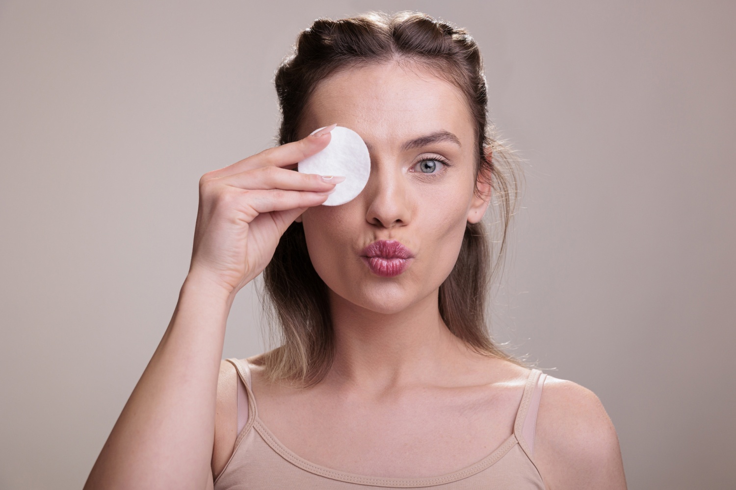 5 Non-Toxic Eye Makeup Remover Products for Dry or Sensitive Skin