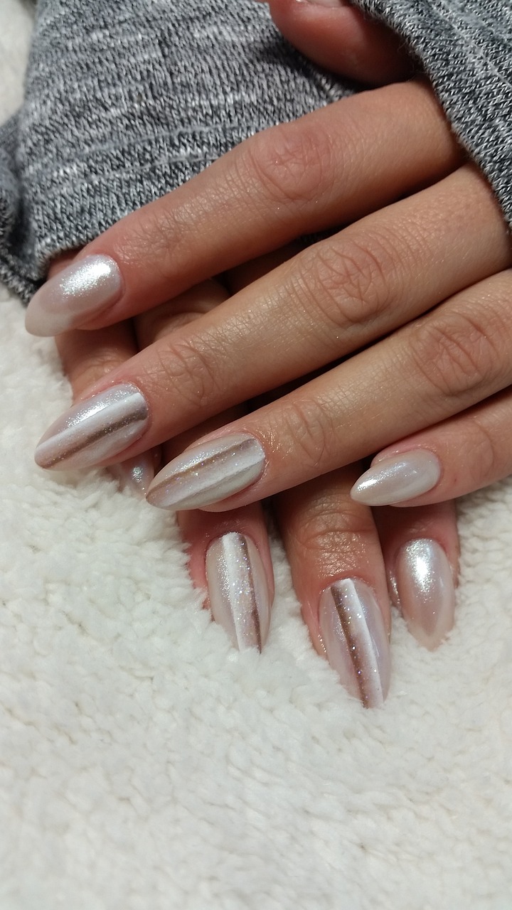 Silver Nails 