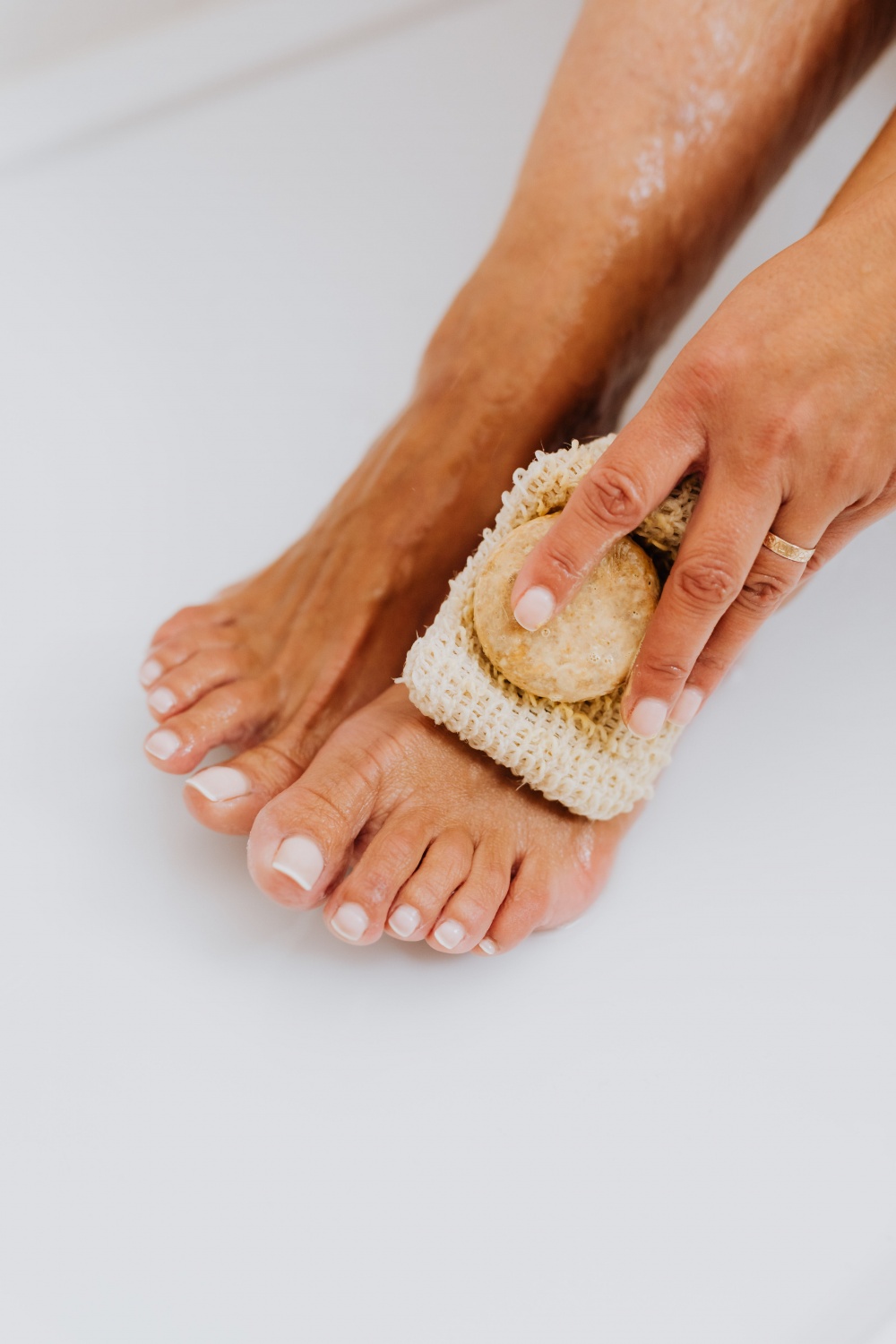 removing dead skin from feet 