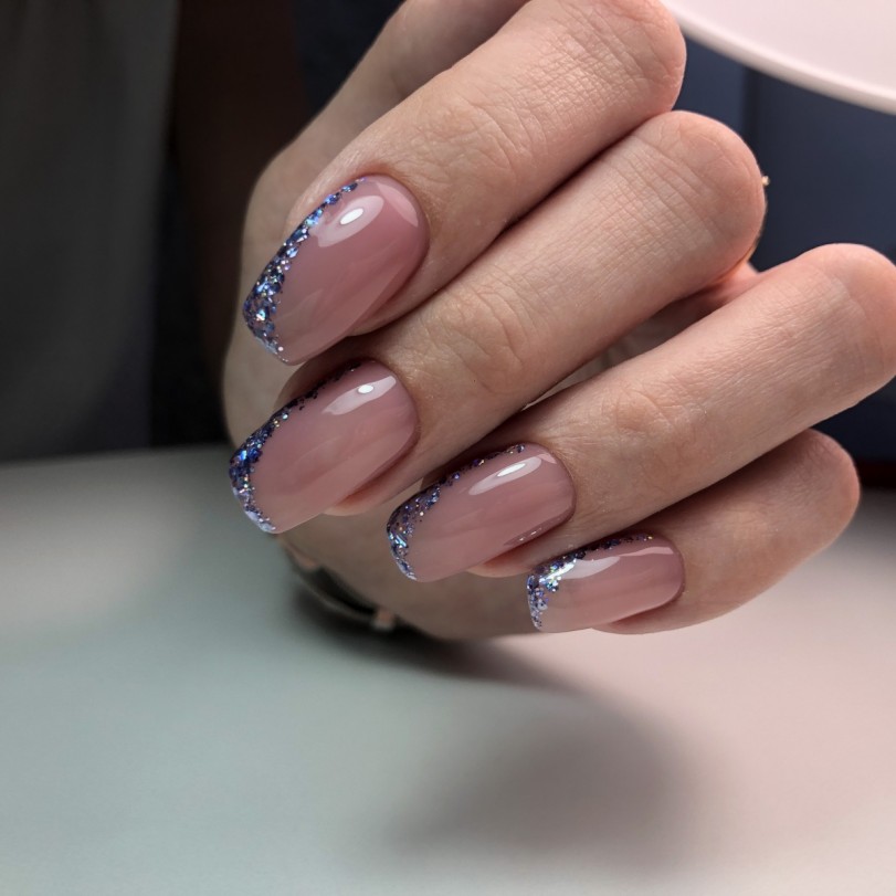 Skinny French Nails: Top Color Picks and How to Do Them Skinny French Nails: Top Color Picks and How to Do Them