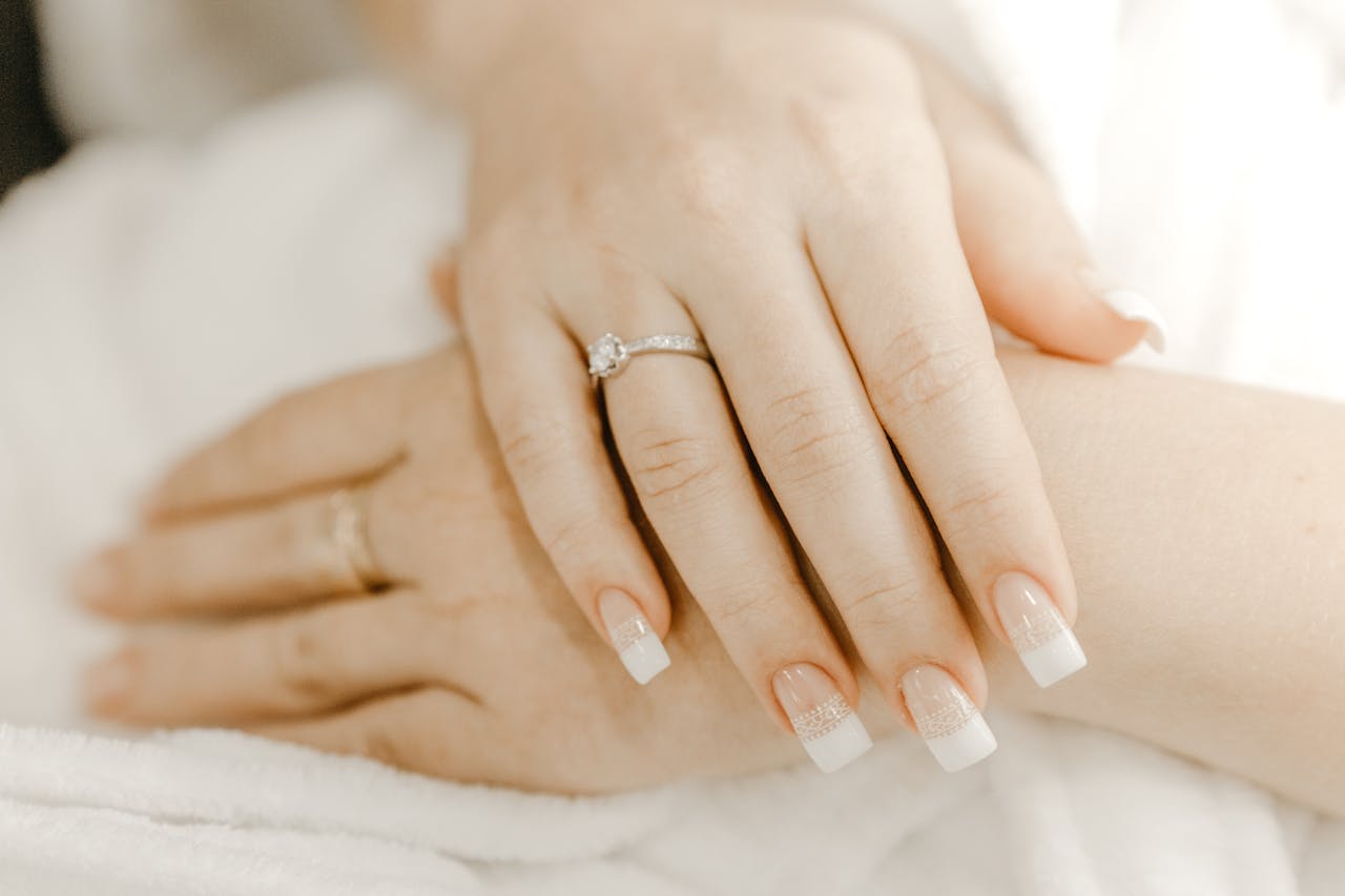 7 Elegant Sheer Wedding Nails for Your Special Day