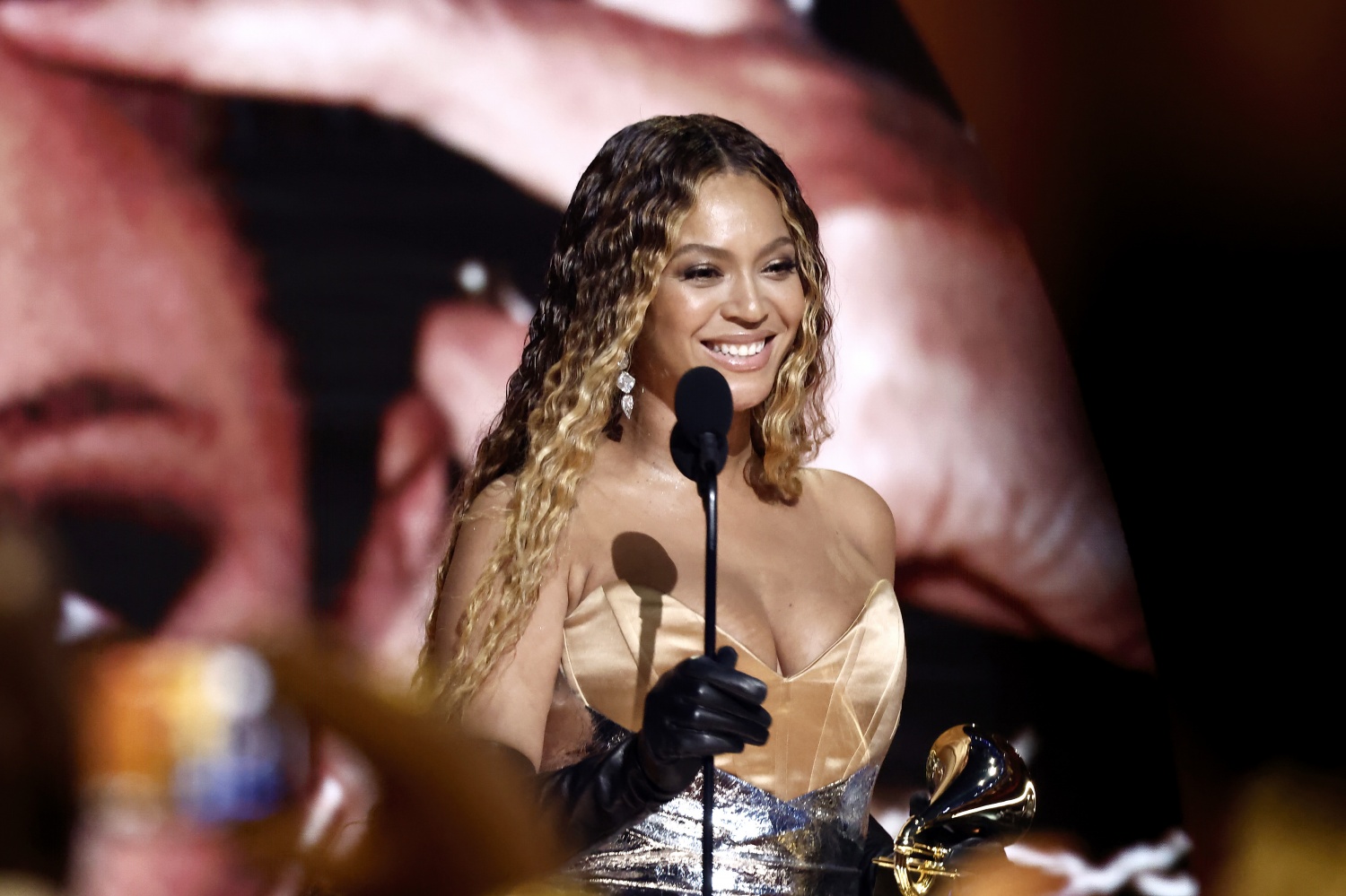 Beyoncé&#039;s Cécred Line Drops Hair Serum With &#039;Biopeptide-5&#039; for Fuller, Healthier Locks