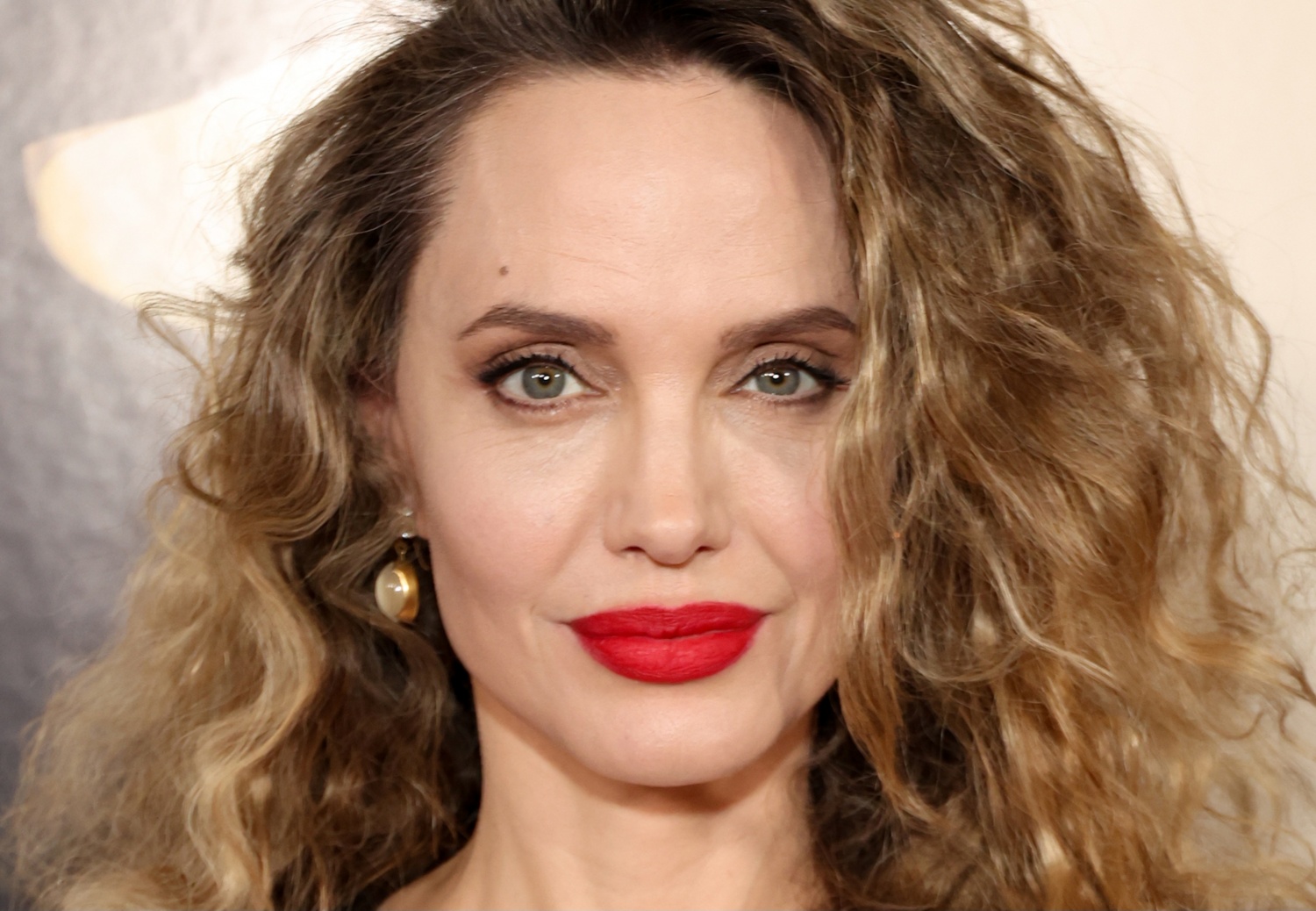 Angelina Jolie Rocks Curly Hair for &#039;Maria&#039; AFI Premiere — How to Achieve Voluminous Locks