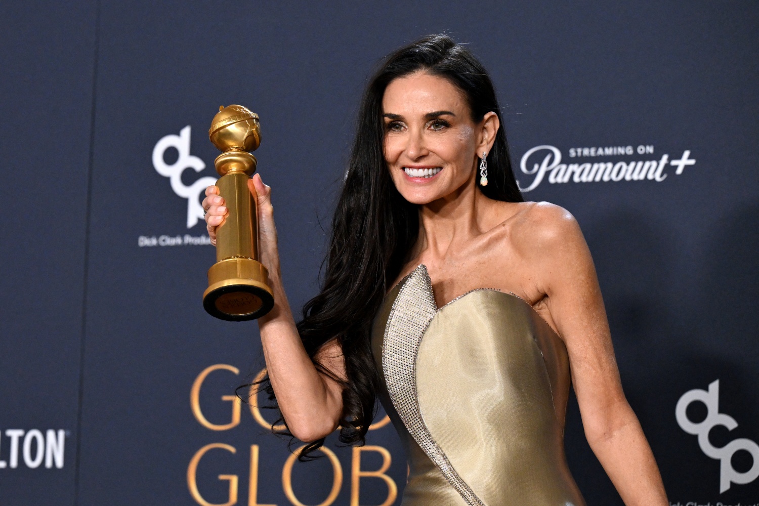 How to Recreate Demi Moore&#039;s Winning Look at the 2025 Golden Globes, According to Her Makeup Artist 