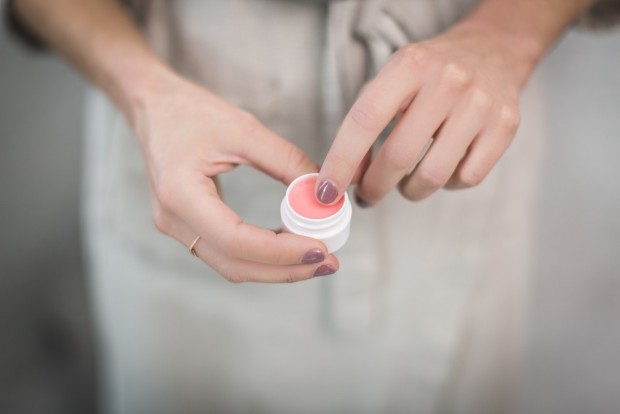 Should You Cleansing Balms Infused With Coconut Oil and Other Natural Oils for Removing Makeup?
