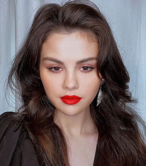 Selena Gomez Proves That Red Lipstick Is Eternally Classic