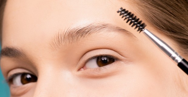 Brow Lamination: How To Achieve Full and Fluffy Brows At Home