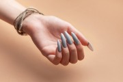 Gray nails main photo